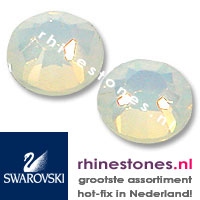 White Opal Swarovski® SS6 (1.9 - 2.1mm)