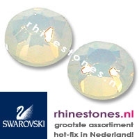 Swarovski® White Opal HotFix SS16 (3.8 - 4.0mm)